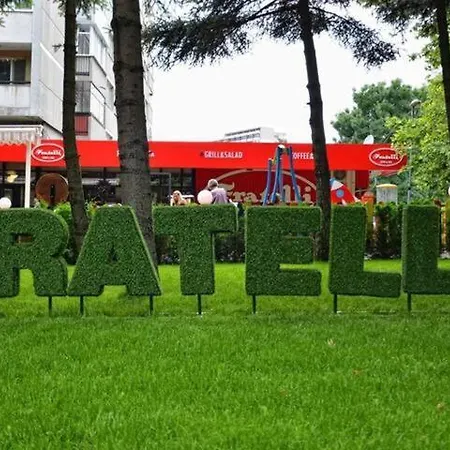 Chayka Sea Garden- Entire Flat Or Spacious Private Or 3-bed Dorm- Big Balcony Apartmán Varna