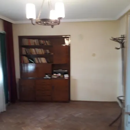 Chayka Sea Garden- Entire Flat Or Spacious Private Or 3-bed Dorm- Big Balcony Varna