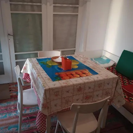 Appartamento Chayka Sea Garden- Entire Flat Or Spacious Private Or 3-bed Dorm- Big Balcony *