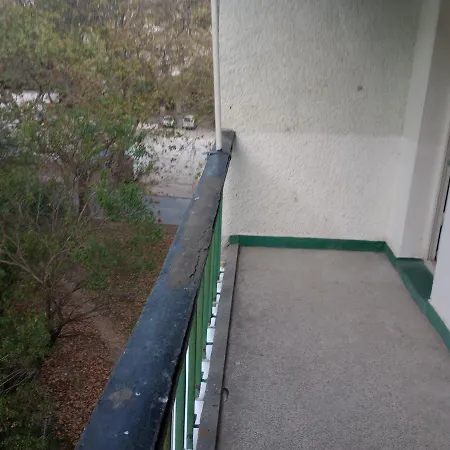 Chayka Sea Garden- Entire Flat Or Spacious Private Or 3-bed Dorm- Big Balcony * Várna
