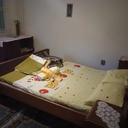 Appartamento Chayka Sea Garden- Entire Flat Or Spacious Private Or 3-bed Dorm- Big Balcony