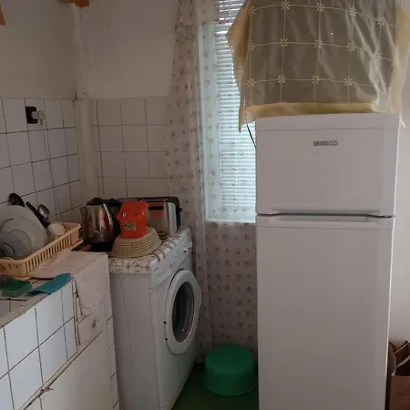 Chayka Sea Garden- Entire Flat Or Spacious Private Or 3-bed Dorm- Big Balcony Apartman Várna